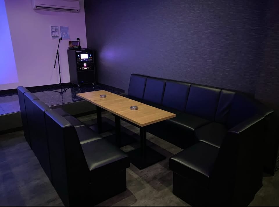 個室&カラオケBar 和らり 店内 2